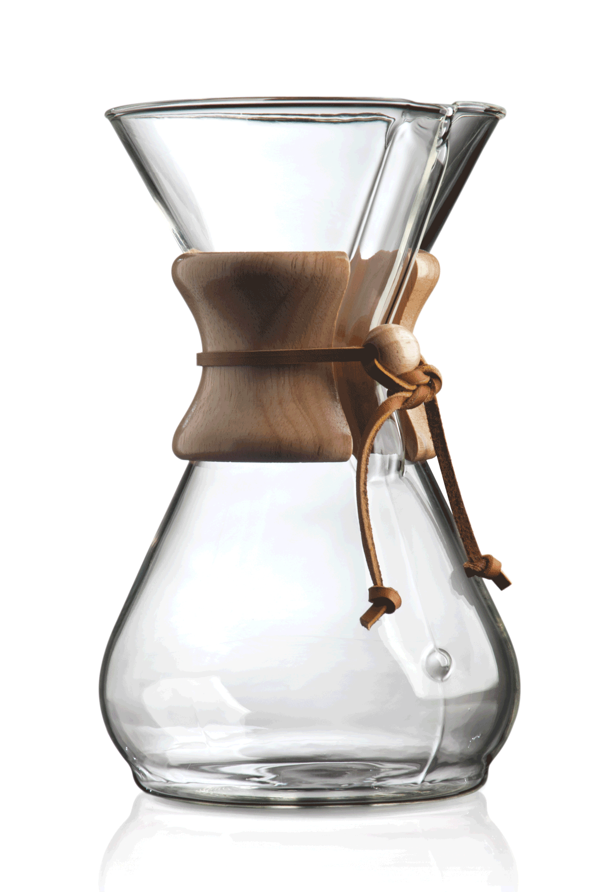 Chemex Classic Kaffebrygger 8-kopper (CM-8A), fra Chemex, har et timeglasdesign, der er ideelt til pour-over brygning. Dens trækrave og læderrem fremhæver både de æstetiske og funktionelle aspekter ved tilberedning af filterkaffe.