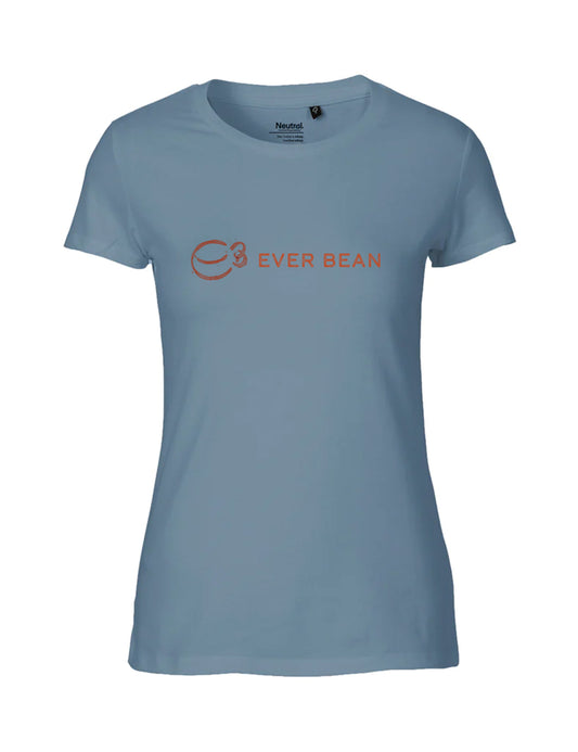 Neutral, Fit Tee, Dame er en lyseblå T-shirt fra Neutral med et enkelt design med en stiliseret brun kaffebønne og "EVER BEAN" printet i brunt. Den er fremstillet af fairtrade bomuld og fremstår med en neutral hvid baggrund.